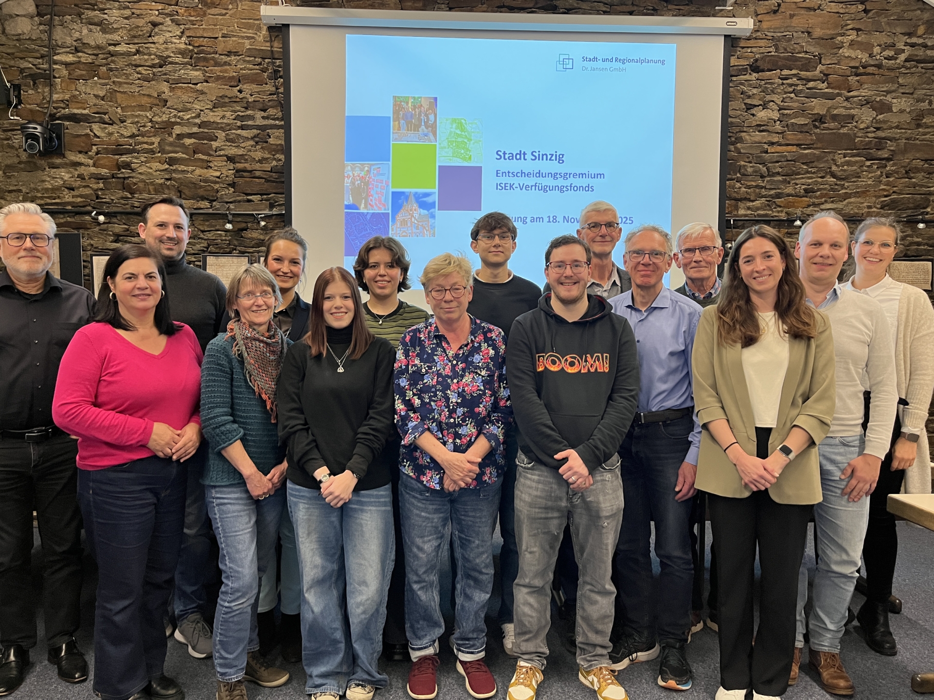 Das Foto zeigt die Mitglieder des Entscheidungsgremiums für den Verfügungsfonds ISEK Sinzig.