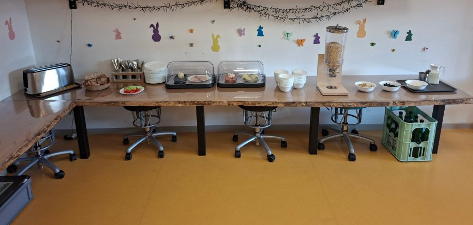 Das Foto zeigt das Frühstücksbuffet in der Kita Koisdorf.