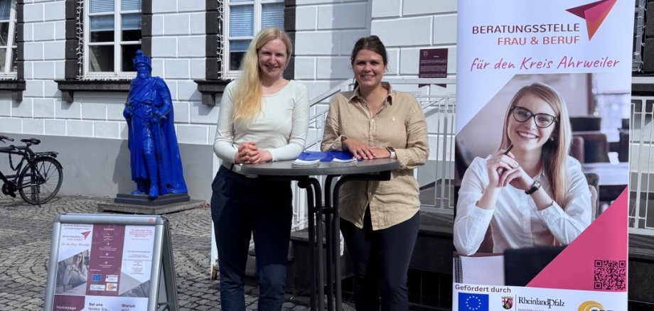 Beratung für Frauen zu beruflichen Themen Das Foto zeigt Elisabeth Adam von „Frau und Beruf“ (l.) sowie Selina Schneider von der Stadt Sinzig.