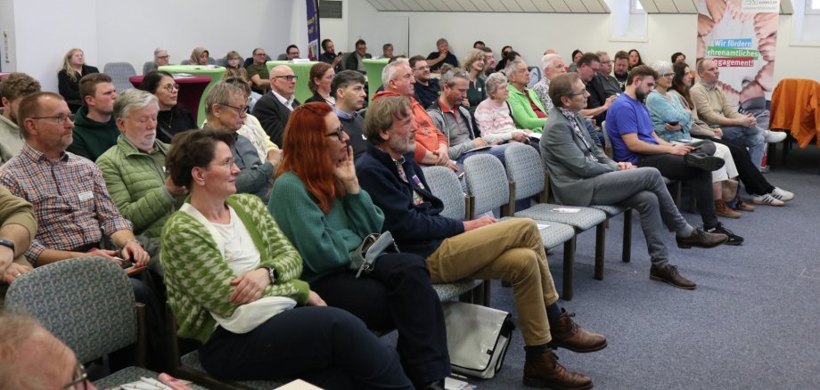 Vereinstreffen 2026 Das Foto zeigt Vertreter und Vertreterinnen Sinziger Vereine beim Vereinstreffen 2026