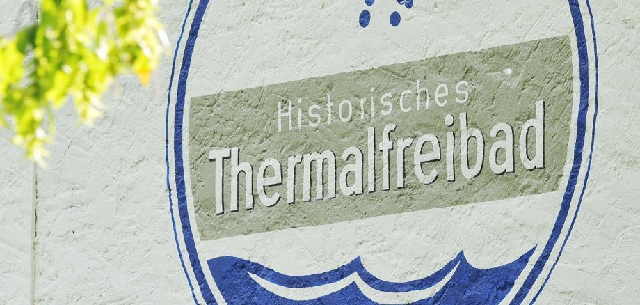 Thermalbad Bad Bodendorf Das Foto zeigt das Eingangschild zum von der Ahrflut zerstörten Thermalbad in Bad Bodendorf.