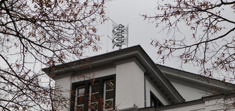 Sirene Sinziger Rathaus Das Foto zeigt die Sirene auf dem Gebäude des Rathauses.