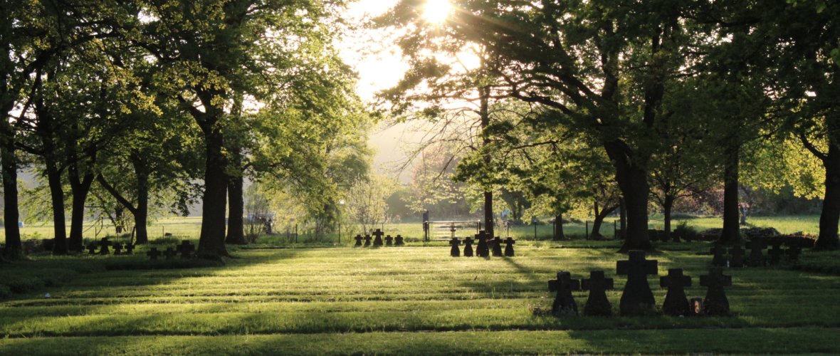 Das Foto zeigt den Ehrenfriedhof in Bad Bodendorf.