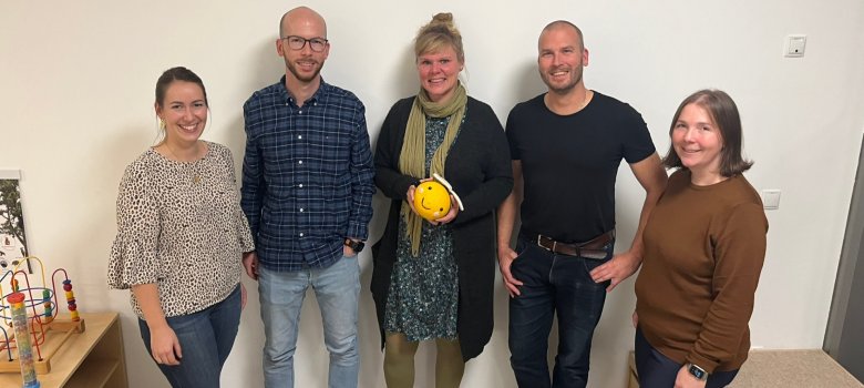 Das Foto zeigt die Mitglieder des aktuellen Elternbeirats der Kita Wilde Hummeln in Koisdorf