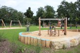 Fas Foto zeigt den Spielplatz in der Josef-Hardt-Allee in Bad Bodendorf nach dem Wiederaufbau im Jahr 2023.