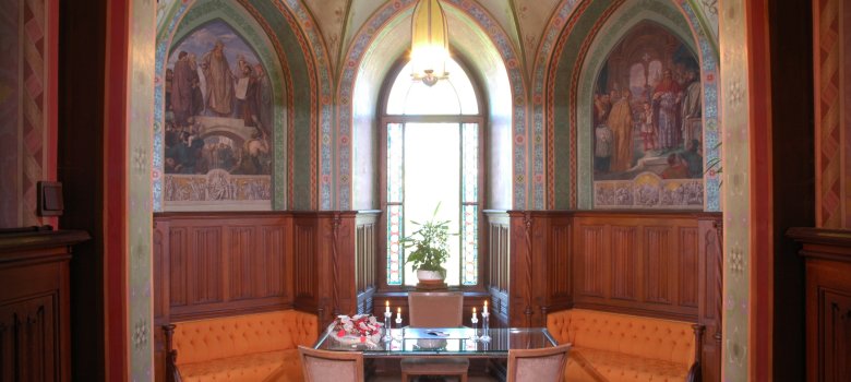 Das Foto zeigt das Turmzimmer im Erdgeschoss des Sinziger Schlosses.