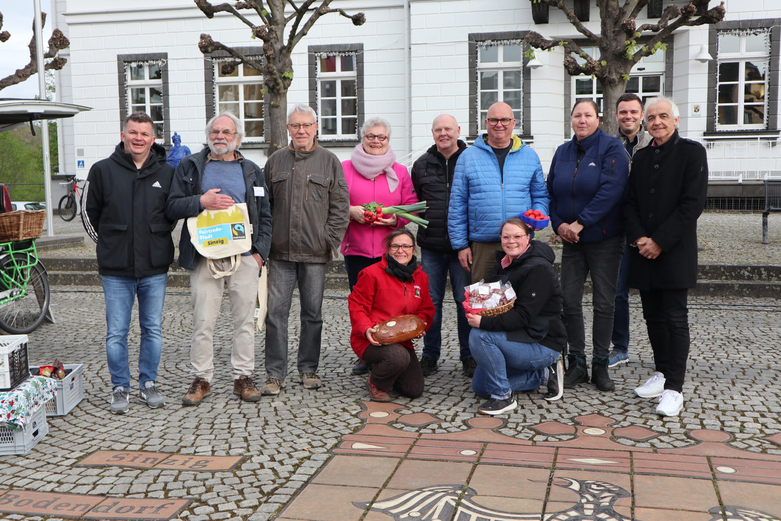 Neustart des Sinziger Wochenmarktes auf dem Kirchplatz